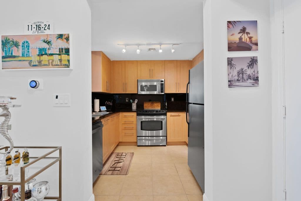 2+1 Condo — 511 SE 5 Avenue #1409