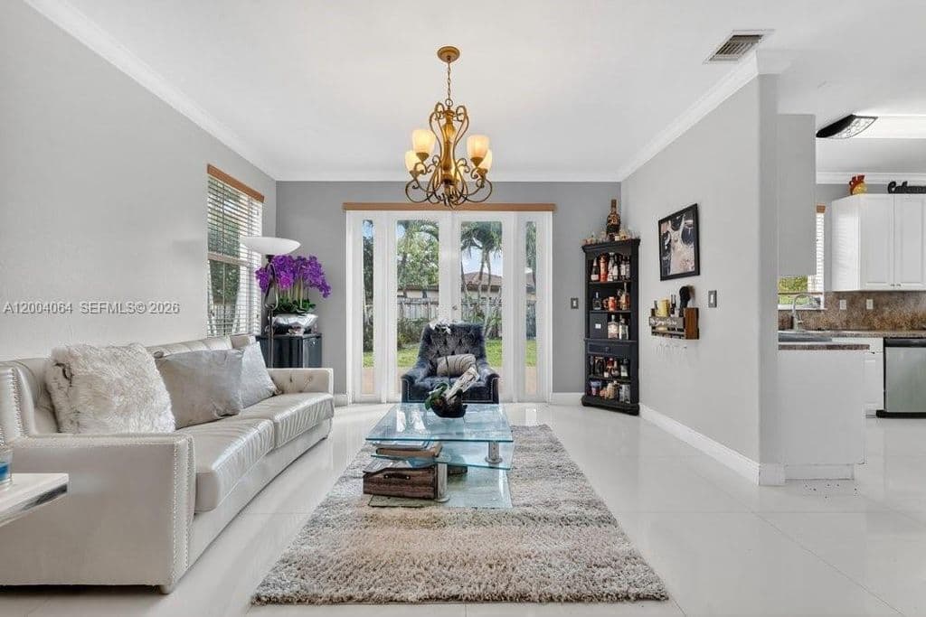 5+1 Müstakil ev — 15465 SW 117th St