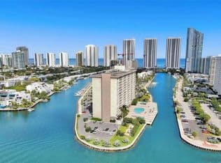 1-bedroom Condo — 400 Kings Point Dr APT 928, Sunny Isles Beach, 33160