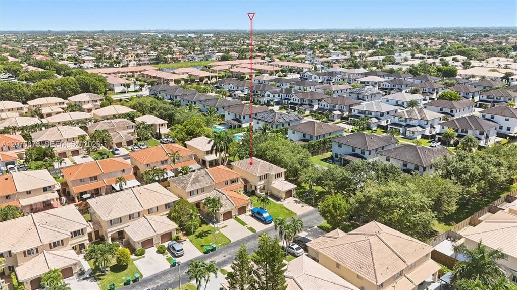 3-bedroom Property — 16405 SW 73rd Ln