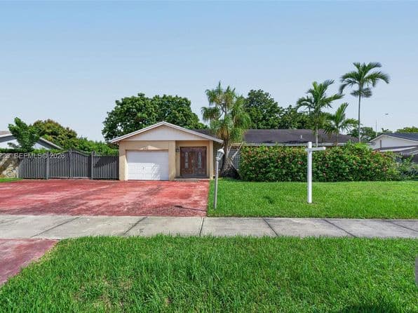 3+1 Müstakil ev — 13217 SW 44th Ln, Miami, FL 33175