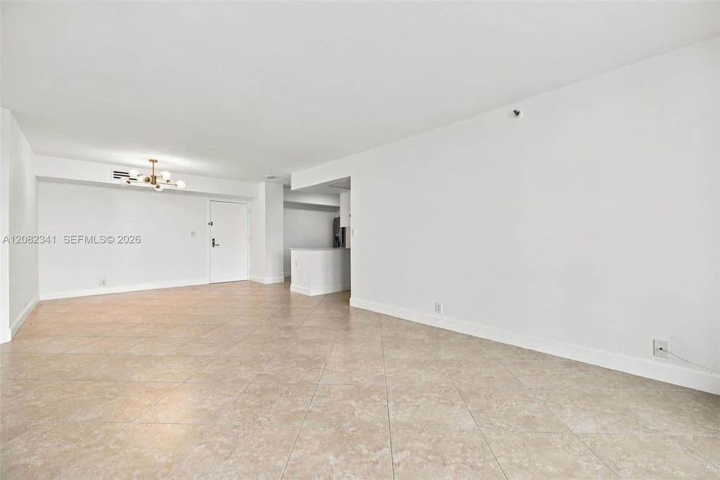 2+1 Condo — 19101 NE 36th Ct APT 1704