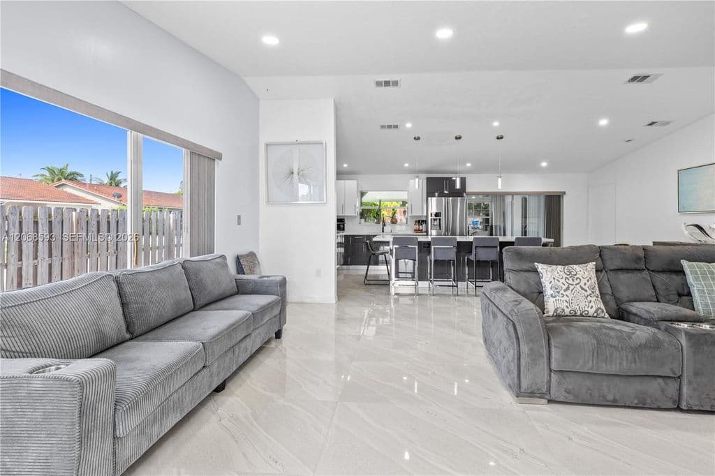 4-bedroom Single-Family Home — 17150 SW 145th Ct