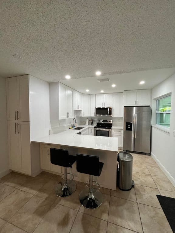 2+1 Condo — 1979 Juno Road