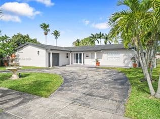 4-bedroom Single-Family Home — 3921 SW 124th Ct, Miami, 33175