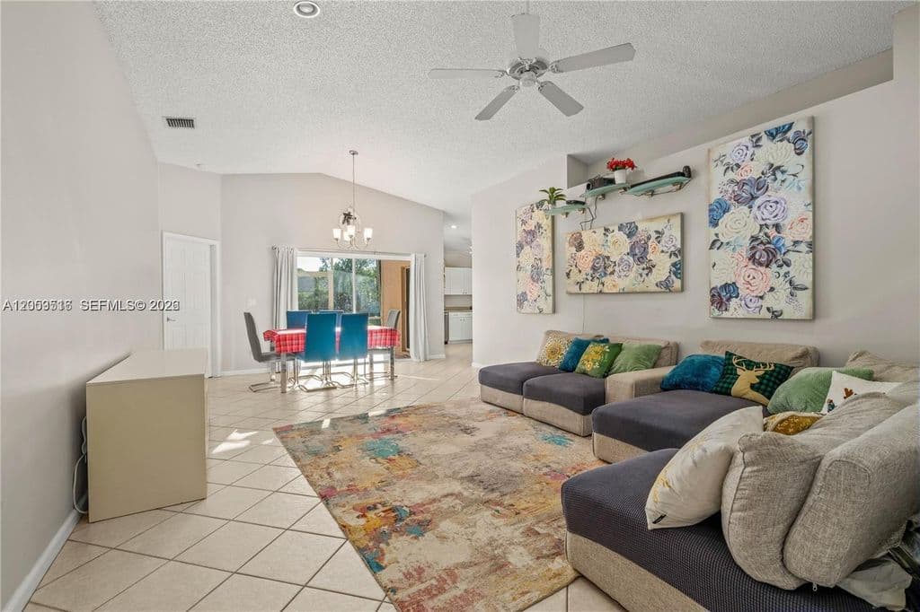 3+1 Müstakil ev — 112 Caribe Ct