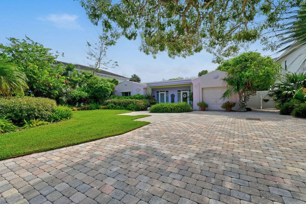 3-bedroom Single-Family Home — 12831 Inshore Drive