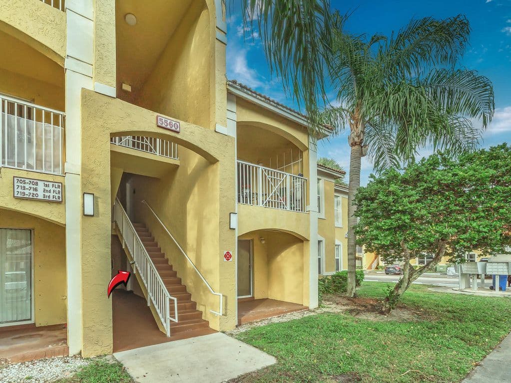 2-bedroom Condo — 5560 NW 61st Street #707