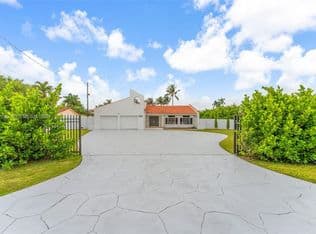 5+1 Müstakil ev — 11350 SW 30th St, Miami, 33165