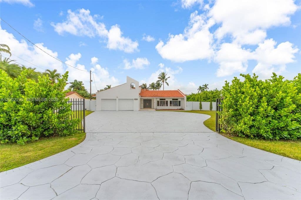 5+1 Müstakil ev — 11350 SW 30th St
