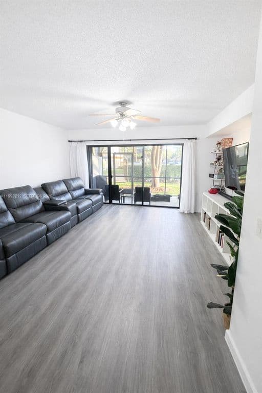 2+1 Mülk — 4321 SW 70th Ter