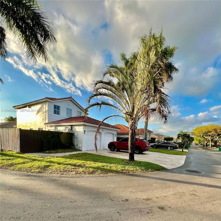 4+1 Müstakil ev — 8224 SW 163rd Ct