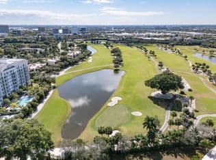 2-bedroom Condo — 2400 PRESIDENTIAL Way #PH6, West Palm Beach, 33401