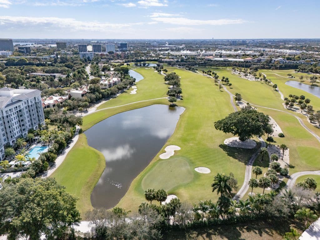 2-bedroom Condo — 2400 PRESIDENTIAL Way #PH6