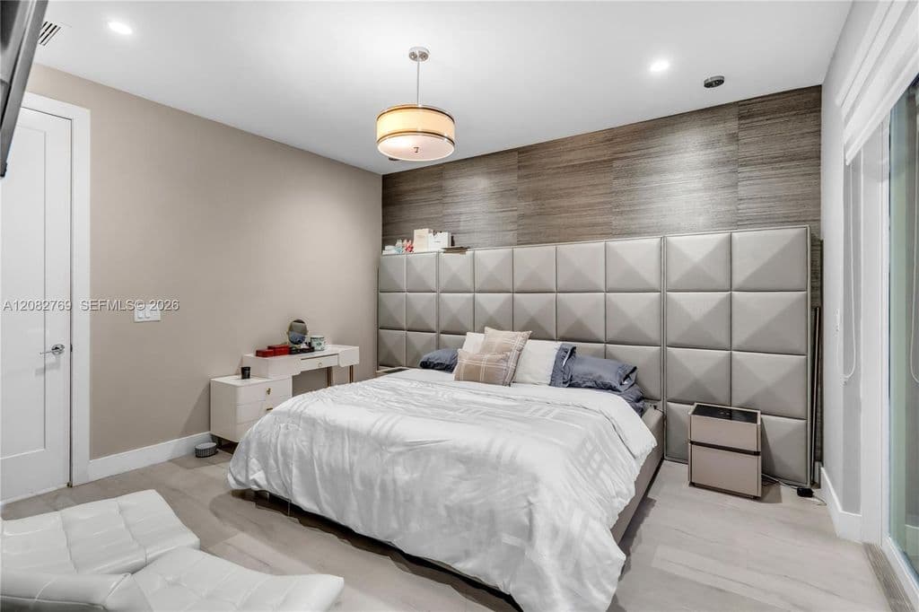 4-bedroom Single-Family Home — 10545 NW 63rd Ter