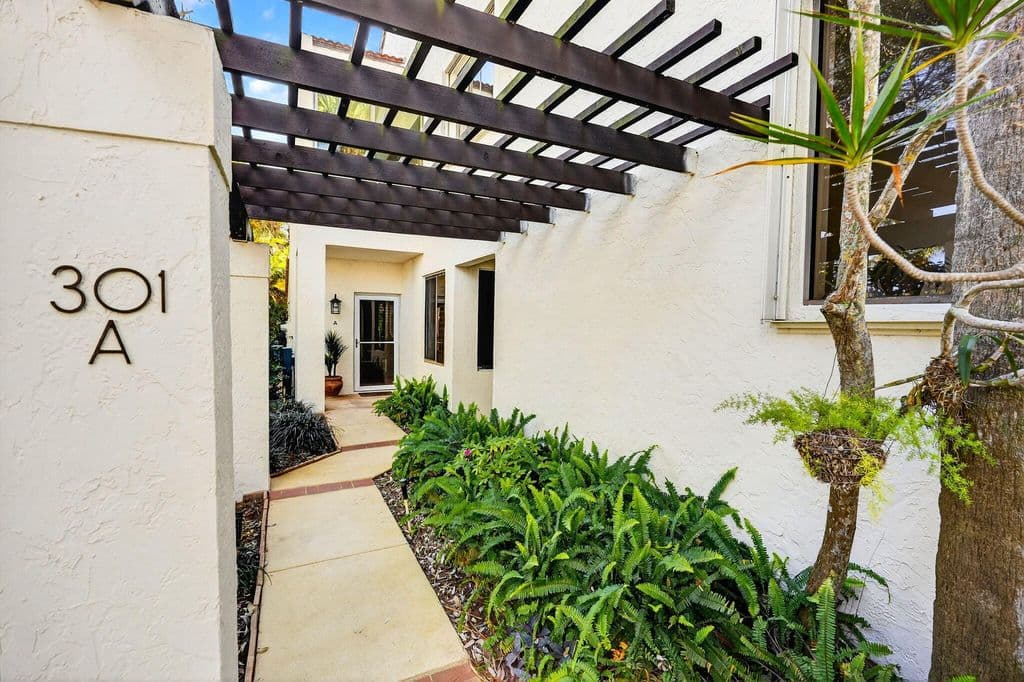 3+1 Condo — 301 Sea Oats Drive #A