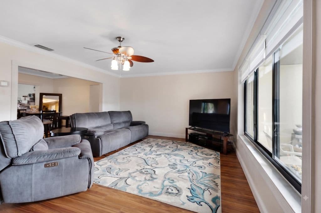 4+1 Müstakil ev — 510 NW 93rd Terrace