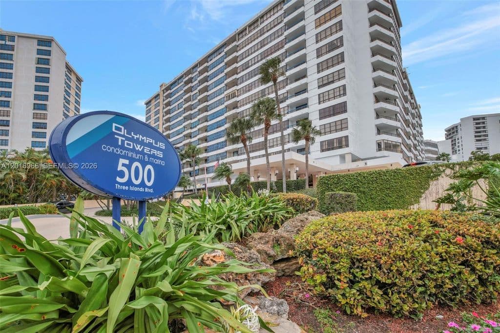 1+1 Condo — 500 Three Islands Blvd APT 622