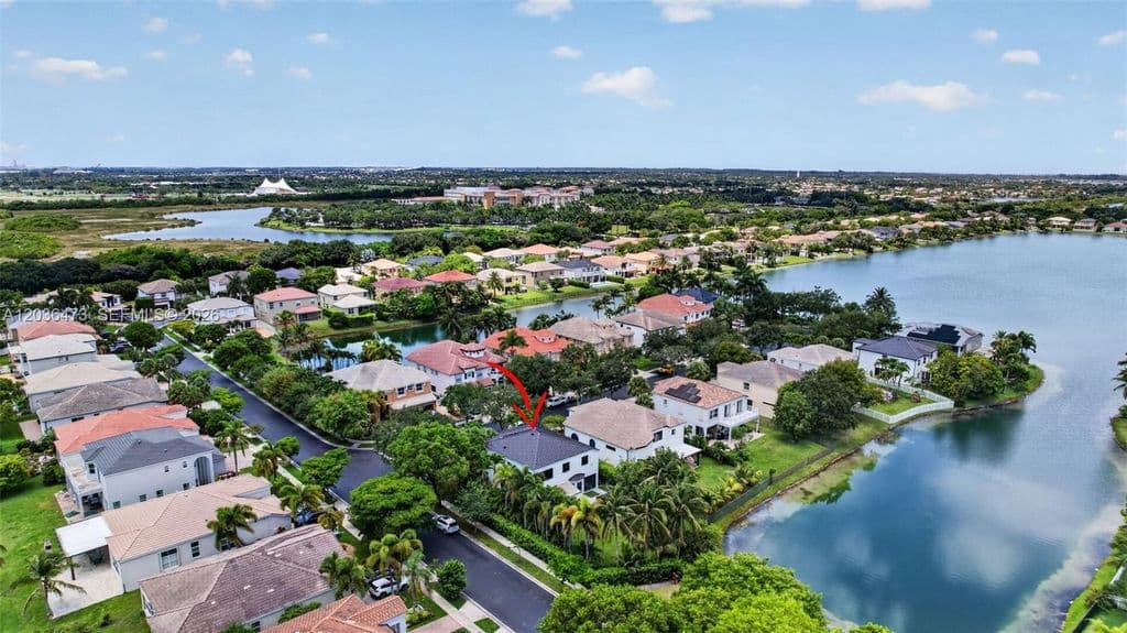 5-bedroom Single-Family Home — 16711 SW 14th St