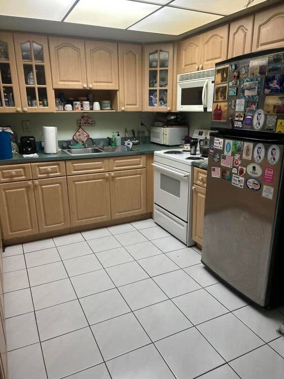 3+1 Müstakil ev — 7241 SW 137TH Court