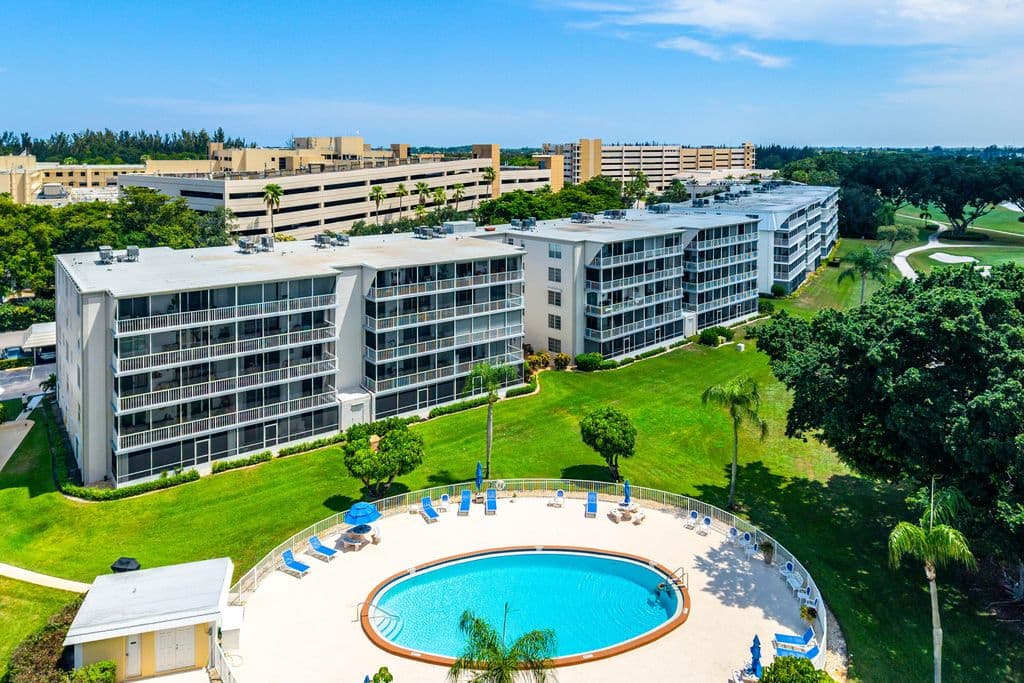 2-bedroom Condo — 250 JOHN F KENNEDY Drive #107