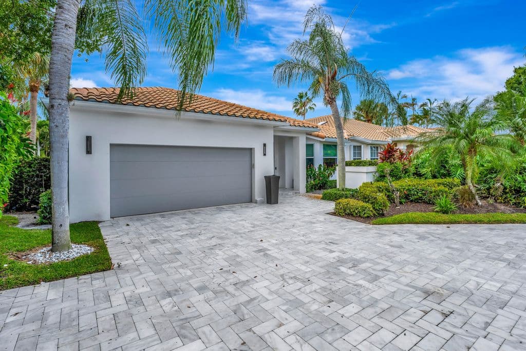 3-bedroom Single-Family Home — 124 Golf Village Boulevard