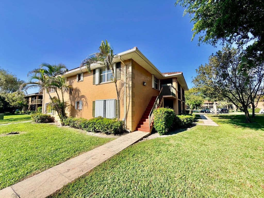 2-bedroom Condo — 741 NW 104TH Avenue #203