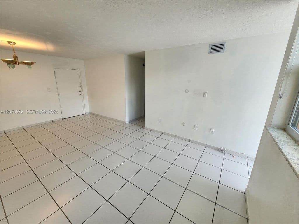2+1 Condo — 9400 W Flagler St APT 309