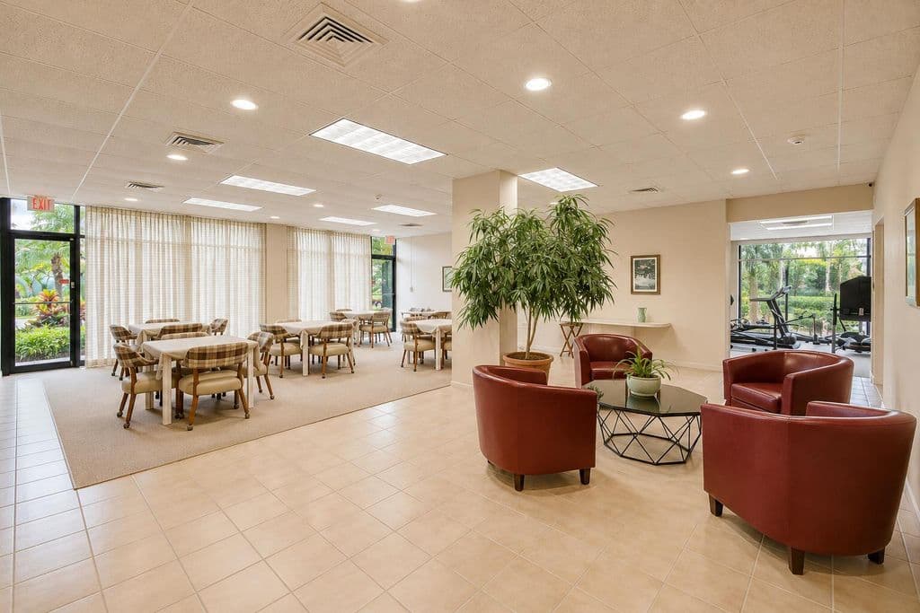 2-bedroom Condo — 2400 Presidential Way #1105