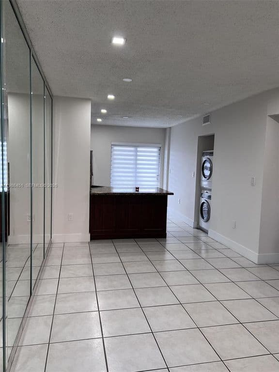 2+1 Condo — 5480 W 21st Ct APT 404