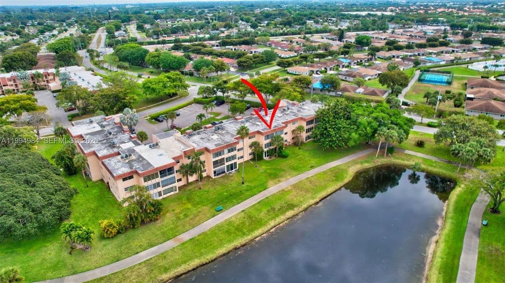 2-bedroom Condo — 14721 Bonaire Blvd APT 308