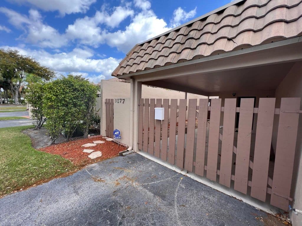2+1 Mülk — 3177 Coral Springs Drive #0