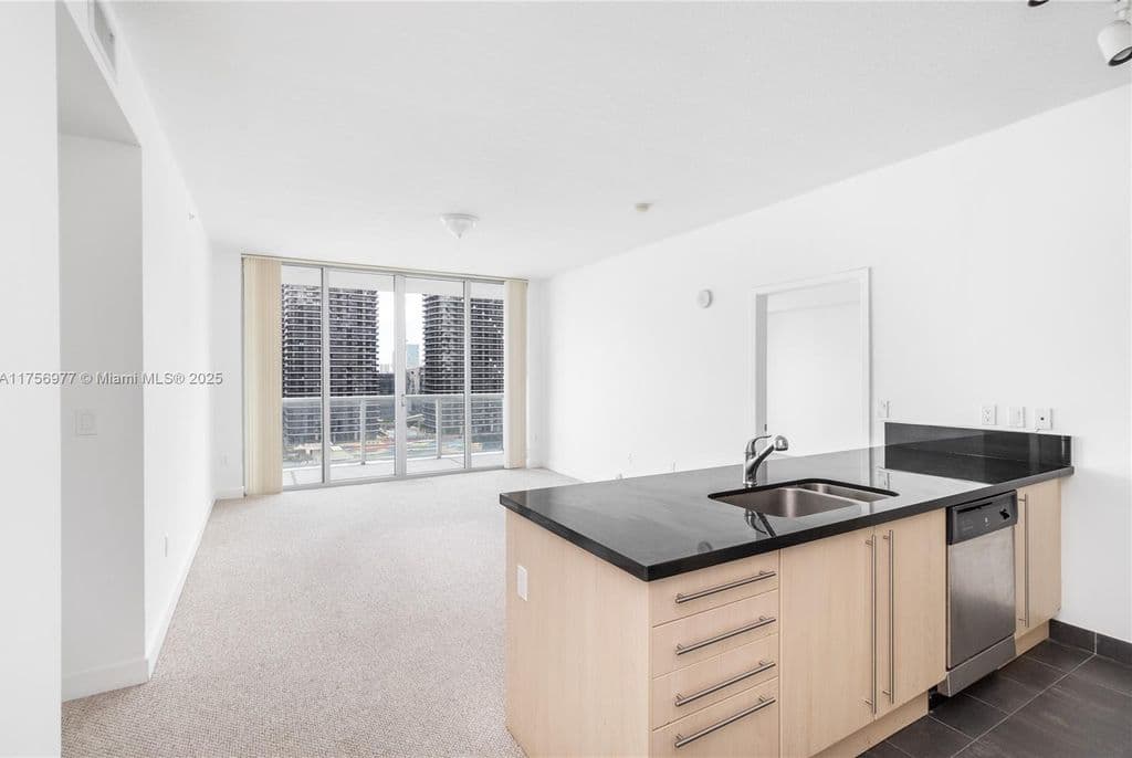 2-bedroom Condo — 1111 SW 1st Ave APT 2423