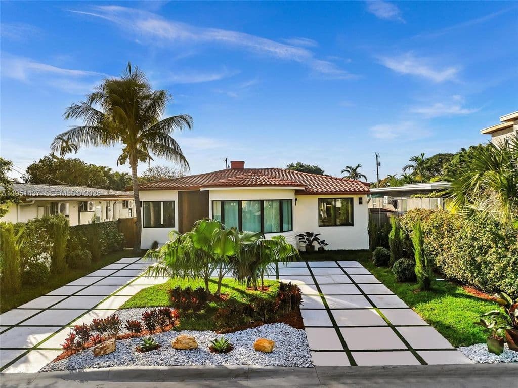3+1 Müstakil ev — 9448 Abbott Ave