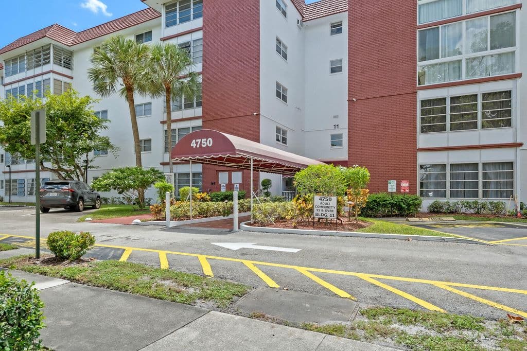 1-bedroom Condo — 4750 NW 22ND Court #408