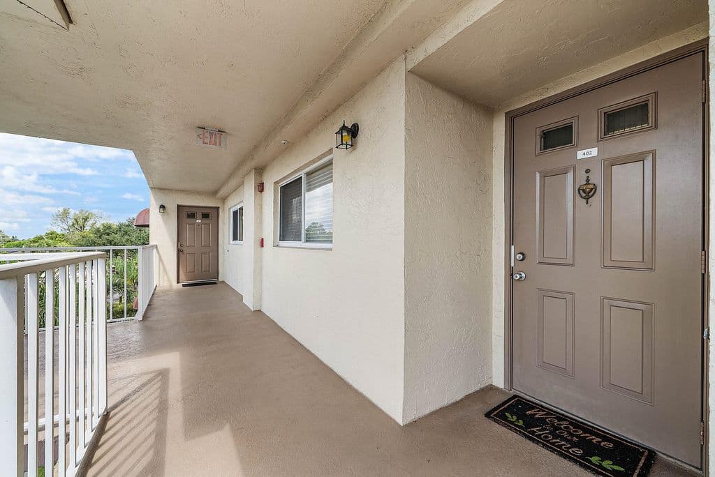 2+1 Condo — 4735 LUCERNE LAKES Boulevard E #402