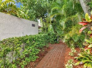 3+1 Müstakil ev — 7820 SW 89th Ln, Miami, 33156