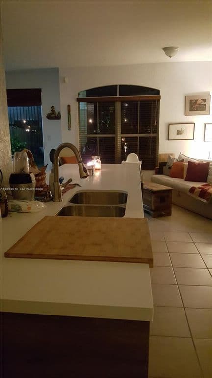 3+1 Mülk — 15375 SW 9th Way