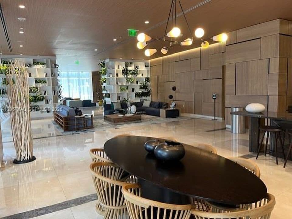 1-bedroom Condo — 55 SW 9th St Unit 4209