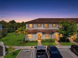 3+1 Townhouse — 23101 SW 99th Ave, Miami, 33190