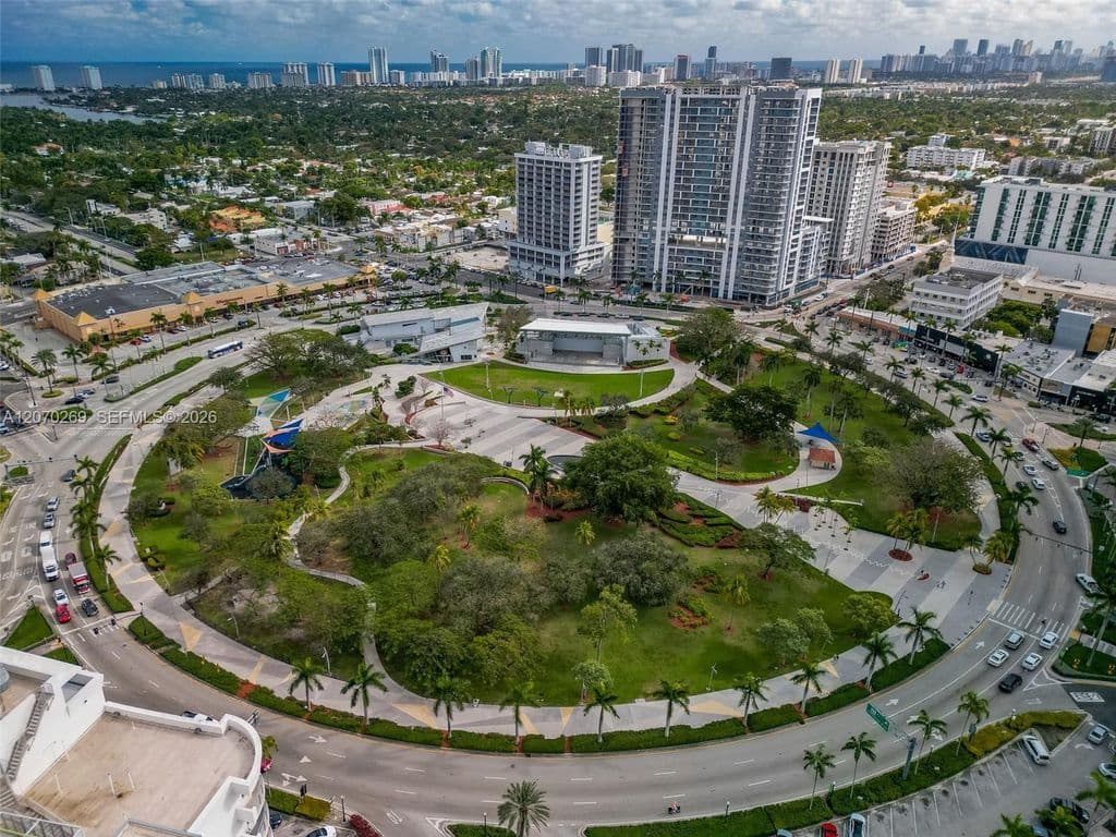 2+1 Condo — 1830 Radius Dr APT 903