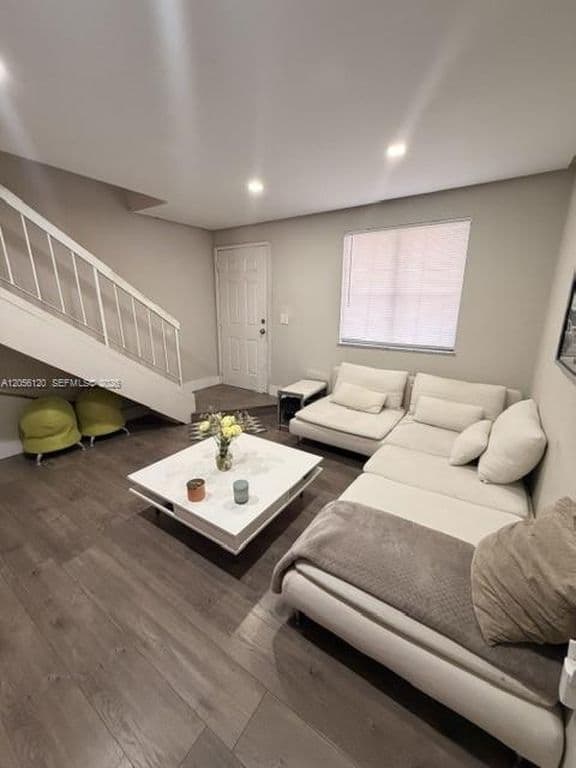 2+1 Mülk — 1809 SW 107th Ave APT 2707