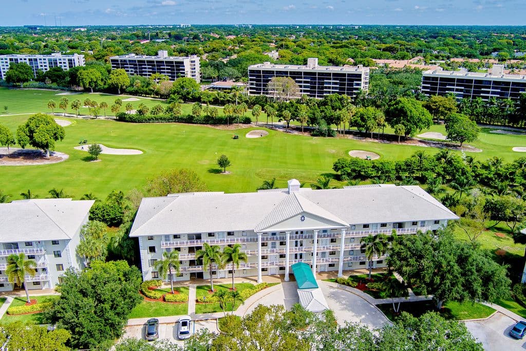 2-bedroom Condo — 6145 Balboa Circle #103