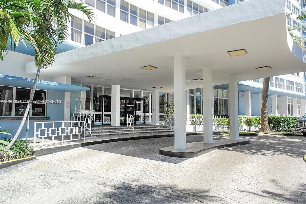 3-bedroom Condo — 7441 Wayne Ave APT 10C
