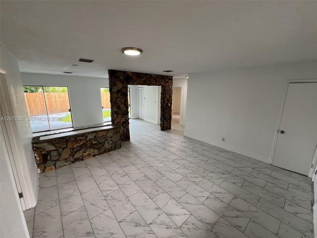 3+1 Müstakil ev — 4421 NW 33rd St
