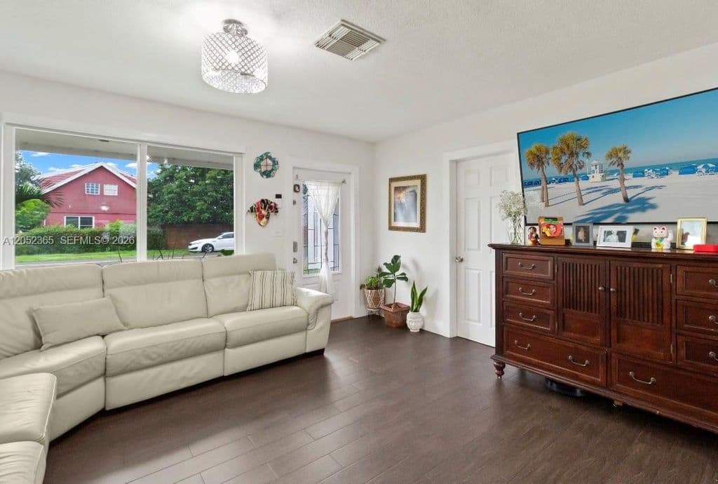 4+1 Müstakil ev — 11241 SW 177th St