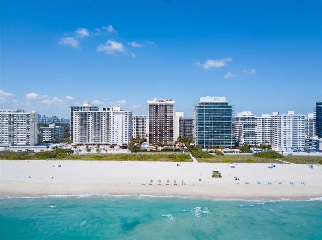 2+1 Condo — 5757 Collins Ave APT 1104