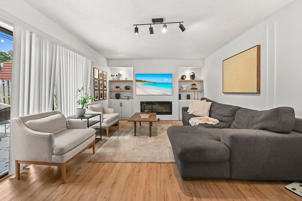 2-bedroom Property — 746 NW 98th Way