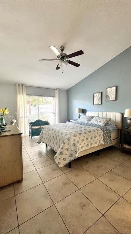 4+1 Müstakil ev — 14510 SW 142nd Court Cir S
