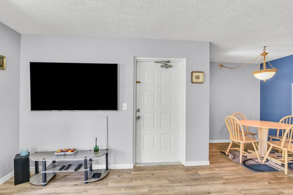 2-bedroom Condo — 3744 Savoy Lane #E2